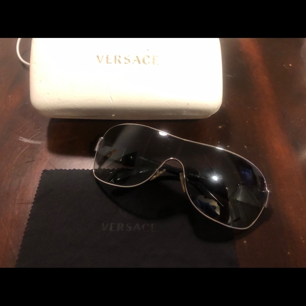 COPY - Versace sunglasses with case and dust clot…